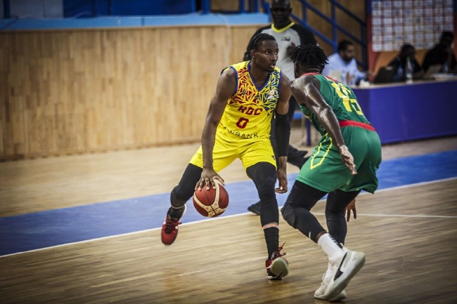 开云体育 -成都蓉城发布备战花絮,清晨手感冰凉,西甲任务艰巨,纪律约束更严格的简单介绍